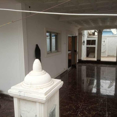 Bel appartement à la base (Pointe-Noire) à 100 mètres du goudron 